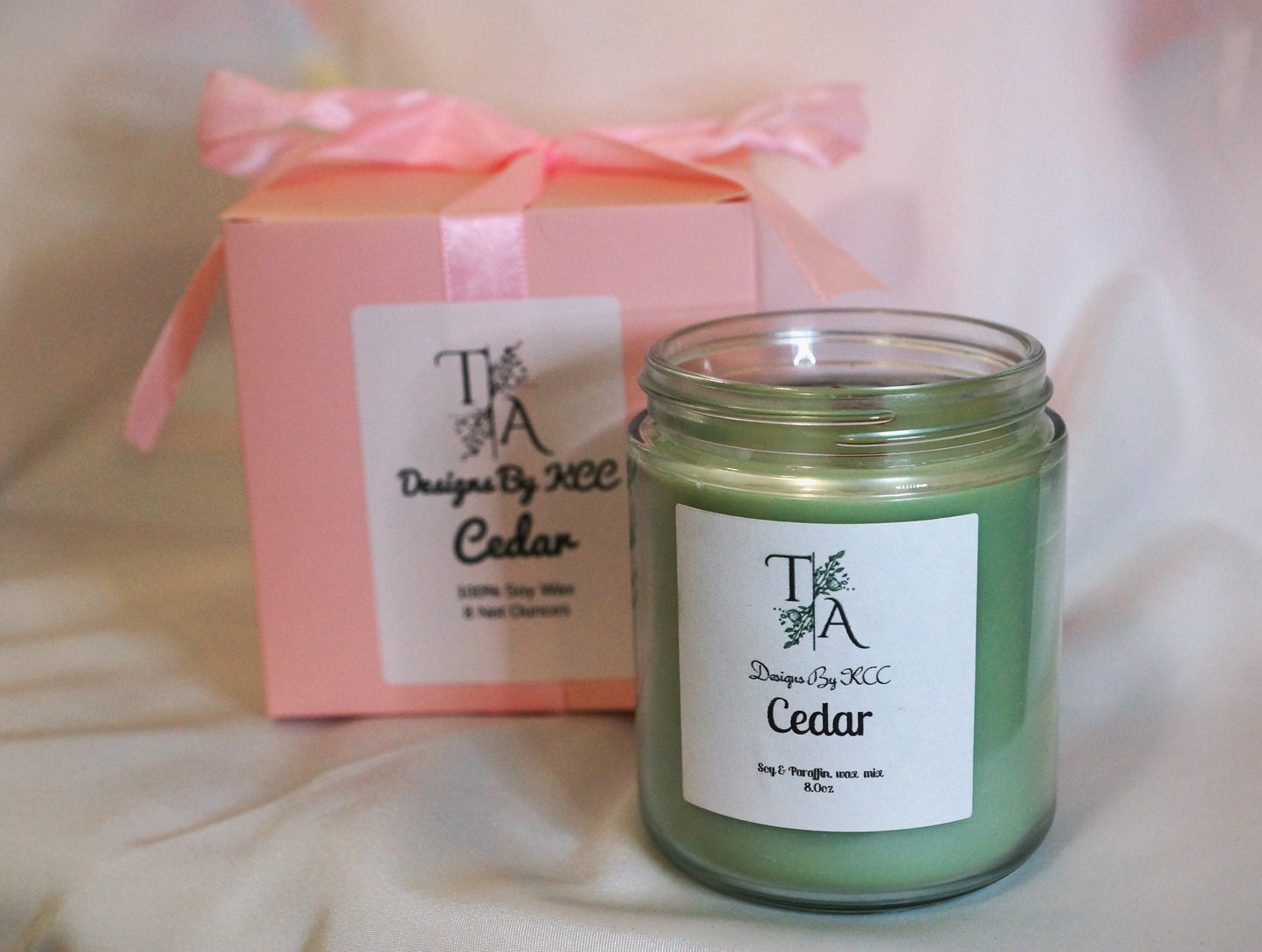 Cedar 8 Ounce Woodwick Candle